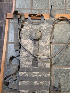 Camo Molle II Hydration Carrier